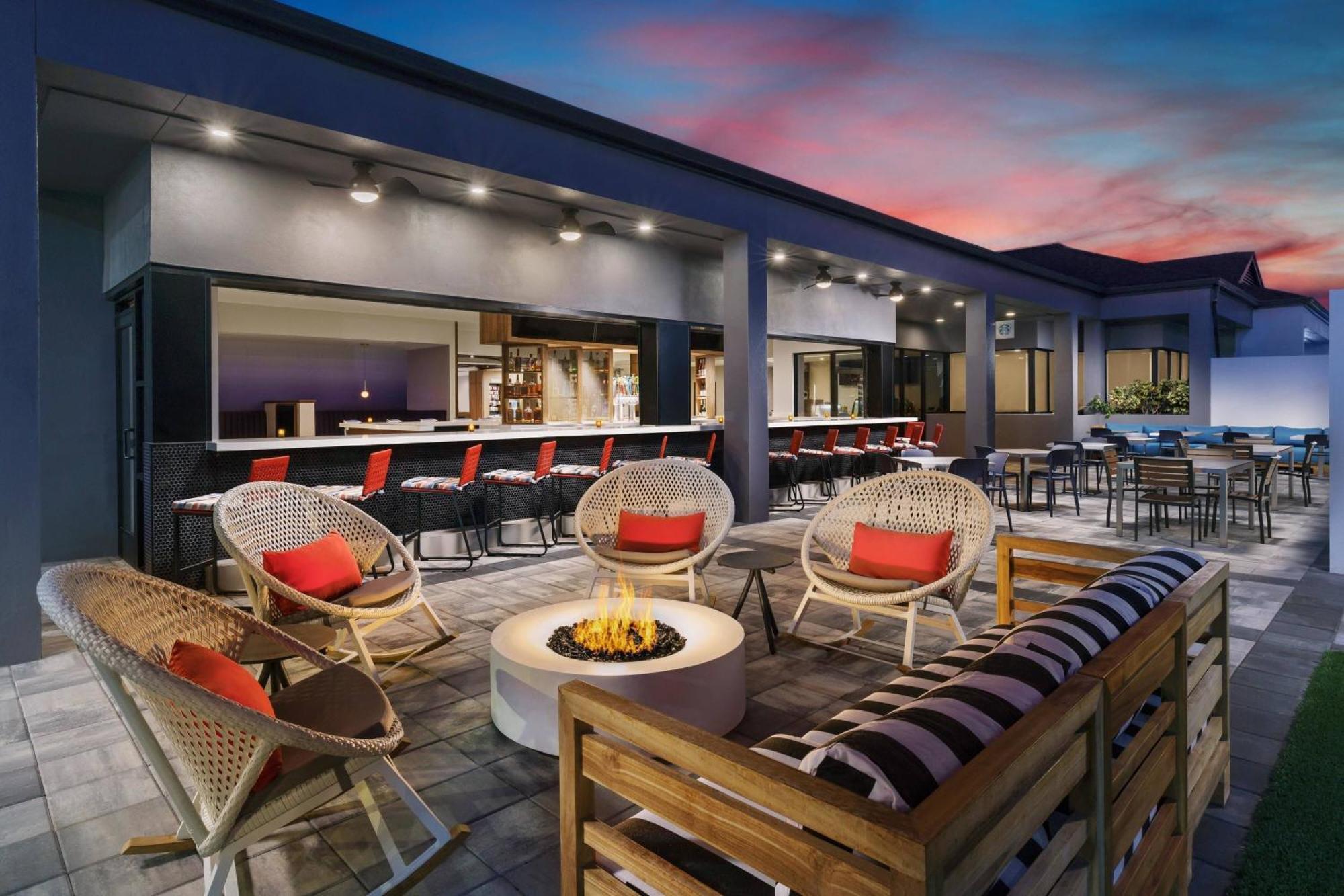 Courtyard By Marriott Orlando Lake Buena Vista At Vista Centre Zewnętrze zdjęcie